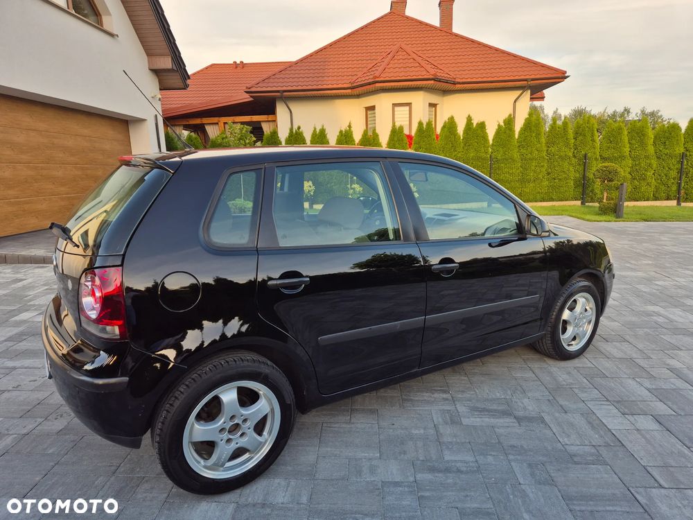 Volkswagen Polo 1.4 16V Q-Line - 24