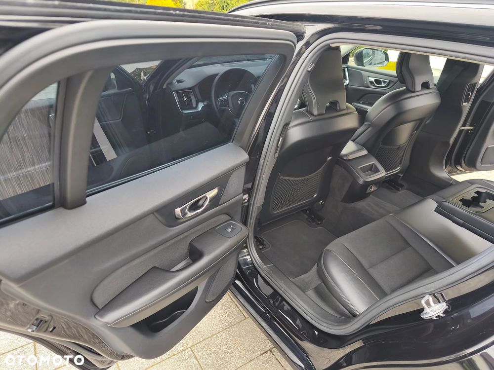 Volvo V60 D3 Momentum Core - 13