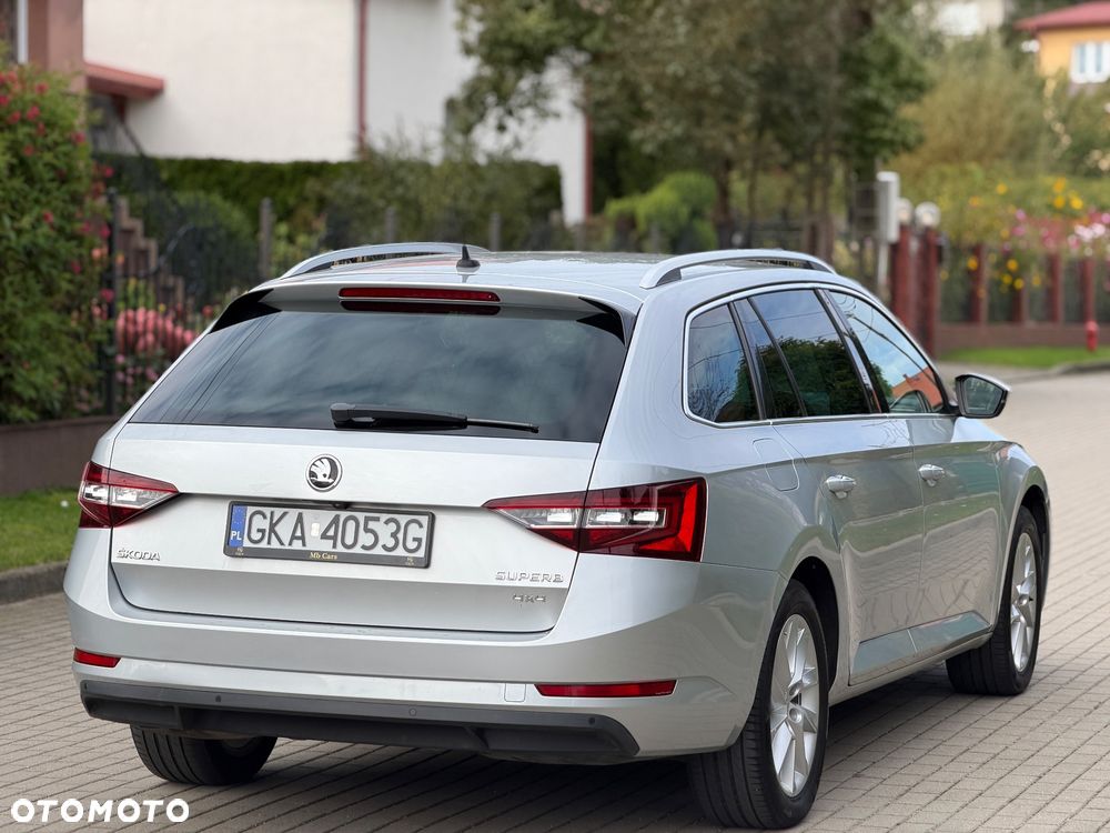 Skoda Superb 2.0 TDI 4x4 Style DSG - 17