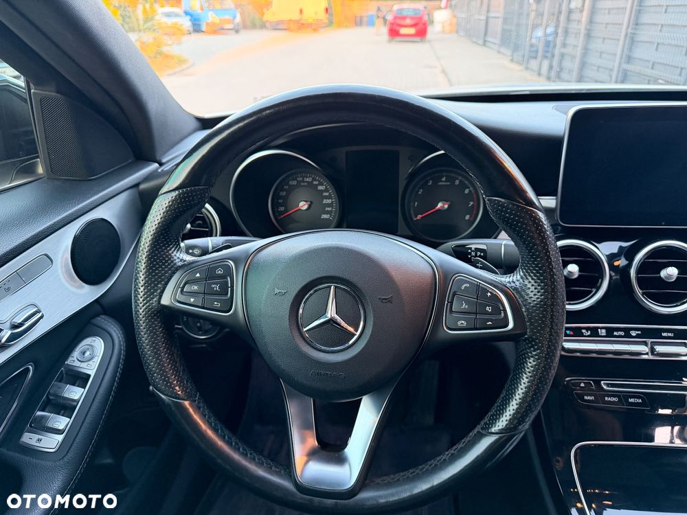 Mercedes-Benz Klasa C 300 9G-TRONIC AMG Line - 21
