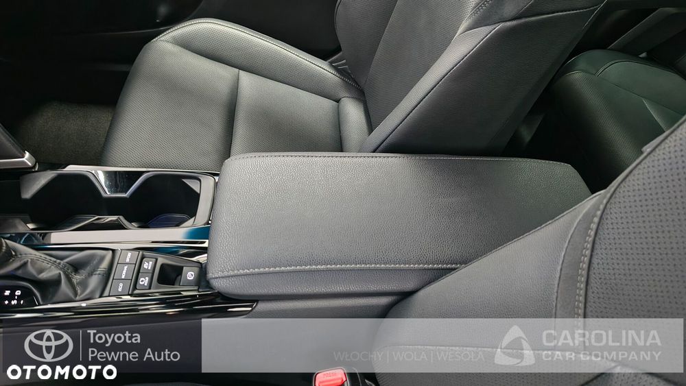 Toyota Camry - 12