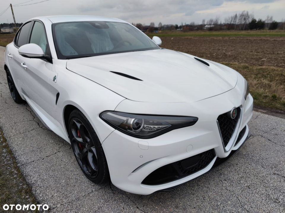 Alfa Romeo Giulia 2.9 V6 Bi-Turbo AT8 Quadrifoglio - 21