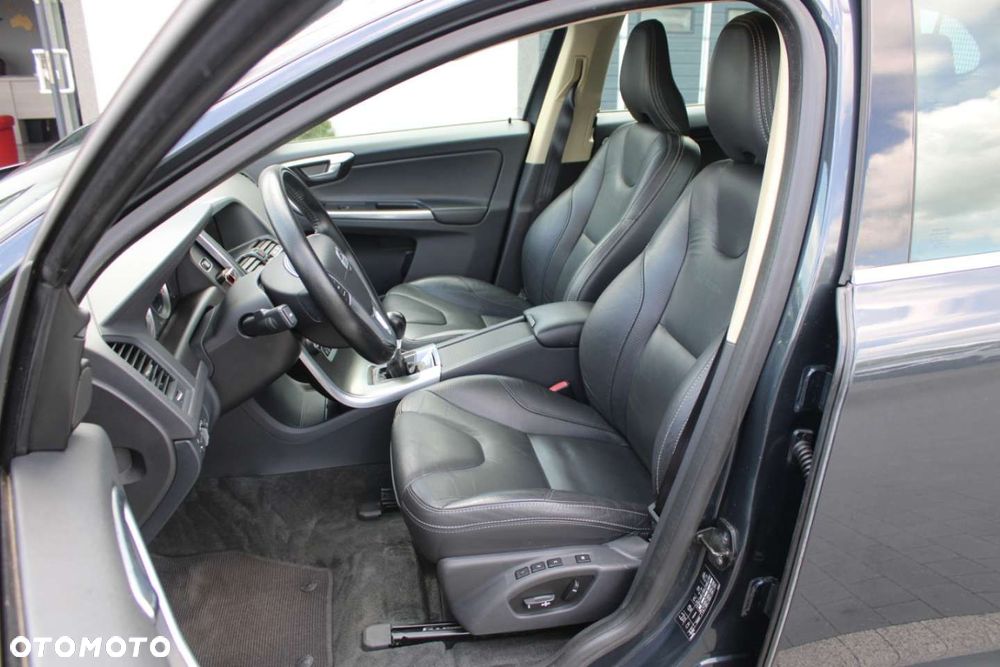 Volvo XC 60 - 25