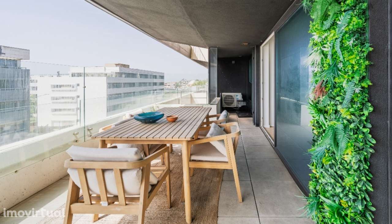 Apartamento T1 com ampla varanda à venda na Praia da Granja em Gaia - Grande imagem: 3/15