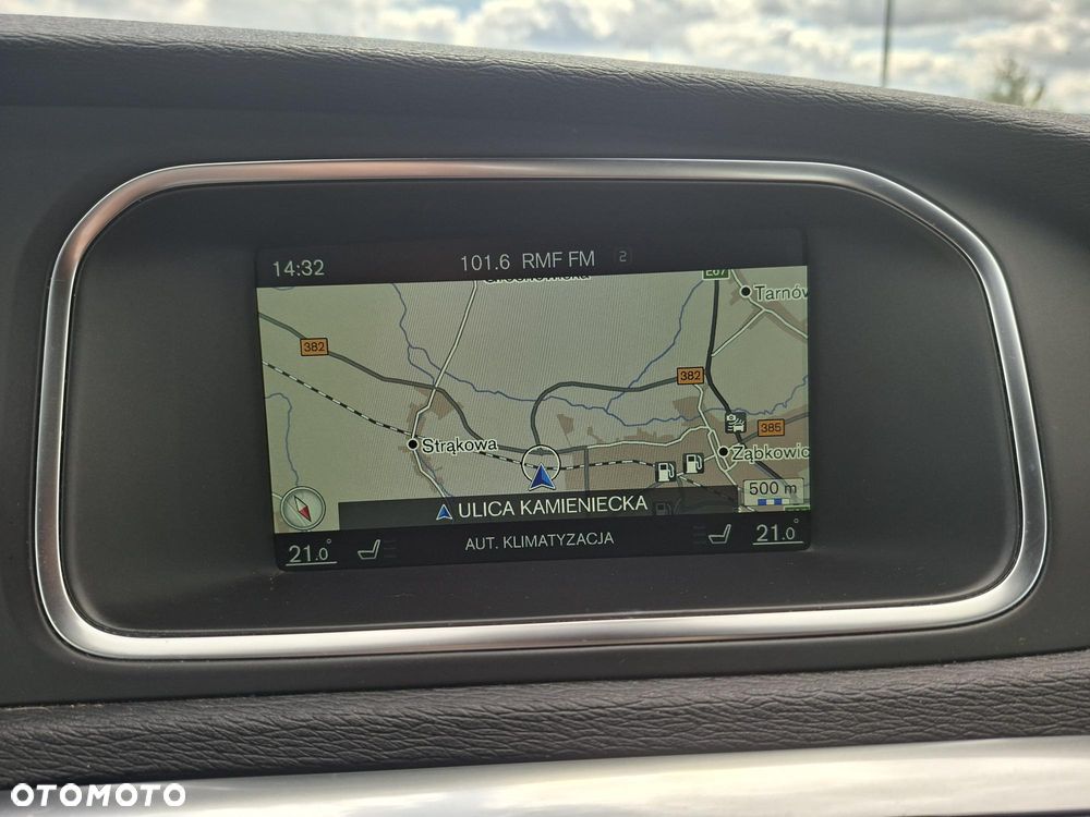 Volvo V40 D2 Drive-E R-Design Momentum - 13