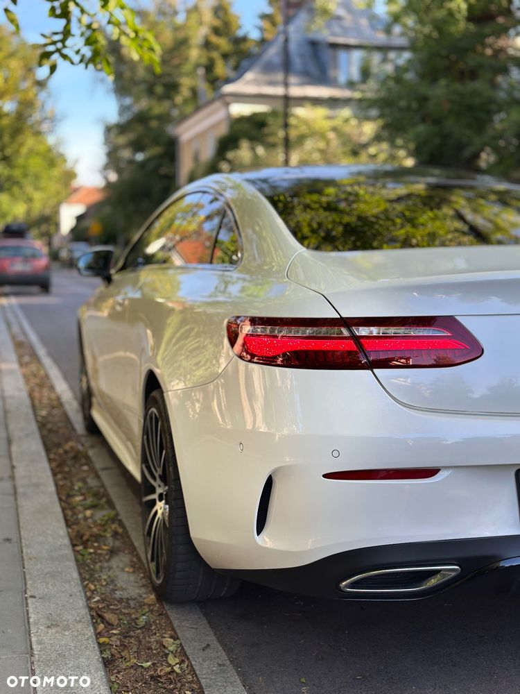 Mercedes-Benz Klasa E 220 d Coupe 4-Matic 9G-TRONIC - 6