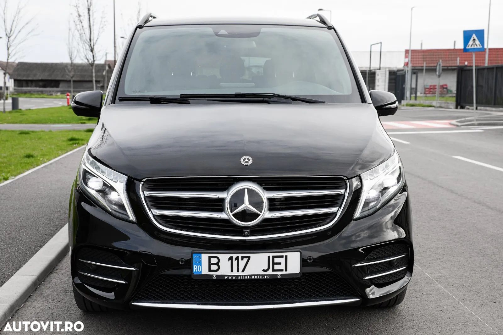 Mercedes-Benz V 250 (BlueTEC) d kompakt 4Matic 7G-TRONIC Avantgarde Edition - 1