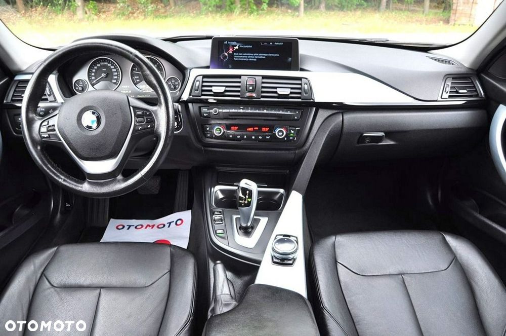 BMW Seria 3 330d xDrive Blue Performance Luxury Line - 34