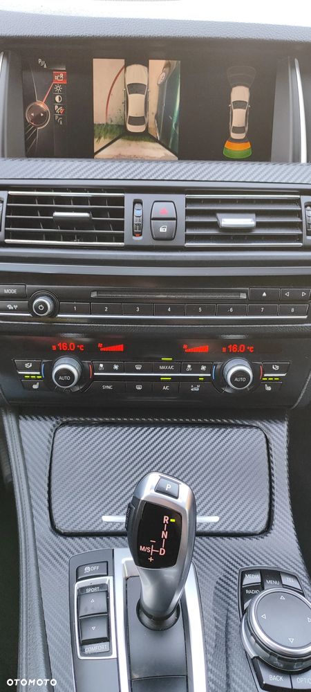 BMW Seria 5 528i Sport-Aut Luxury Line - 22