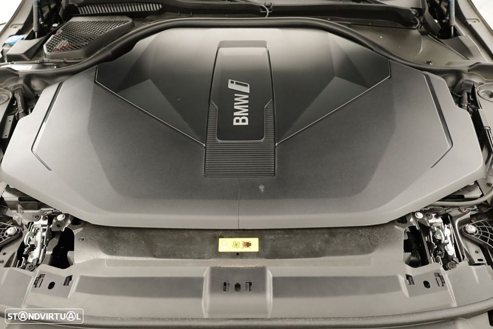 BMW i5 eDrive40 Pack Desportivo M - 26