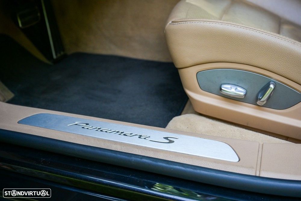 Porsche Panamera S Hybrid J19 - 58