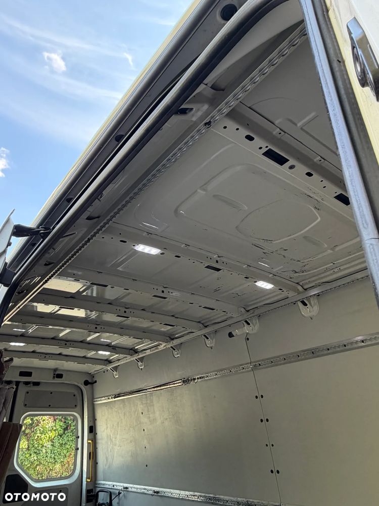 Volkswagen Crafter - 18