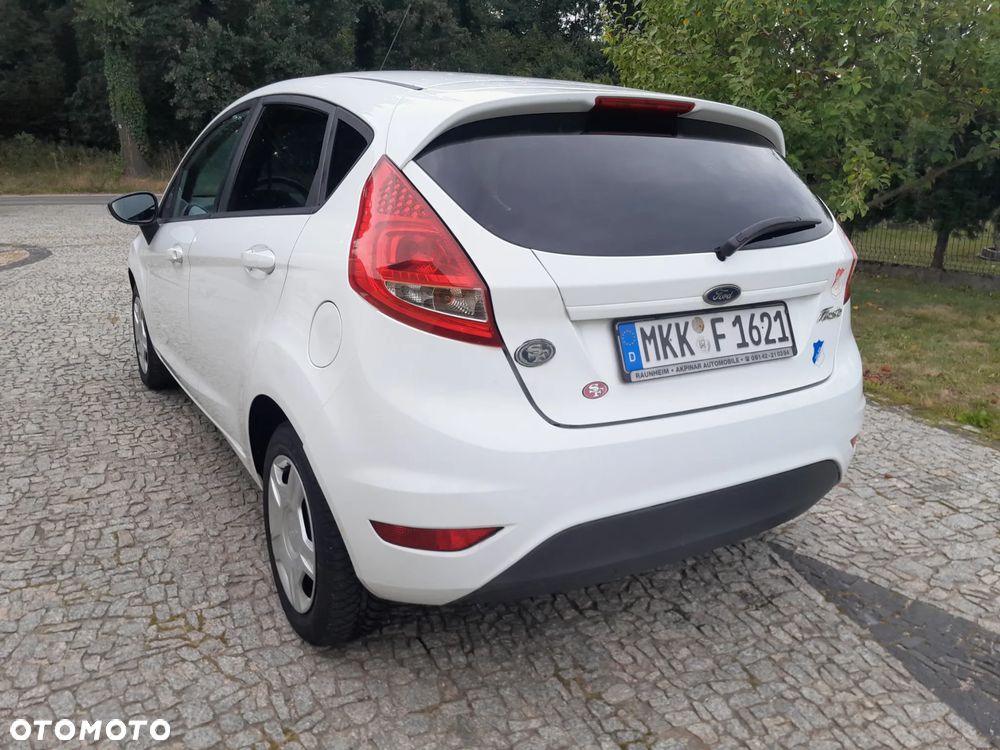 Ford Fiesta 1.25 Celebration - 11