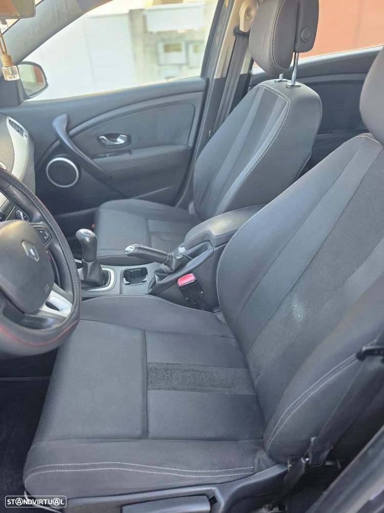 Renault Mégane Sport Tourer 1.5 dCi Dynamique - 6