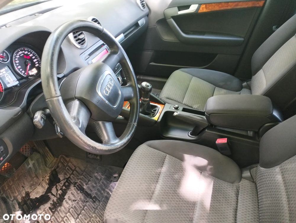 Audi A3 Sportback 2.0 TDI DPF Ambiente - 31