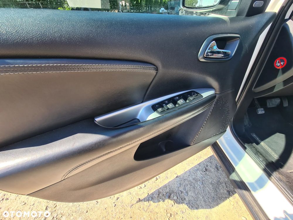 Fiat Freemont 2.0 Multijet 16V DPF Automatik Allrad Lounge - 16