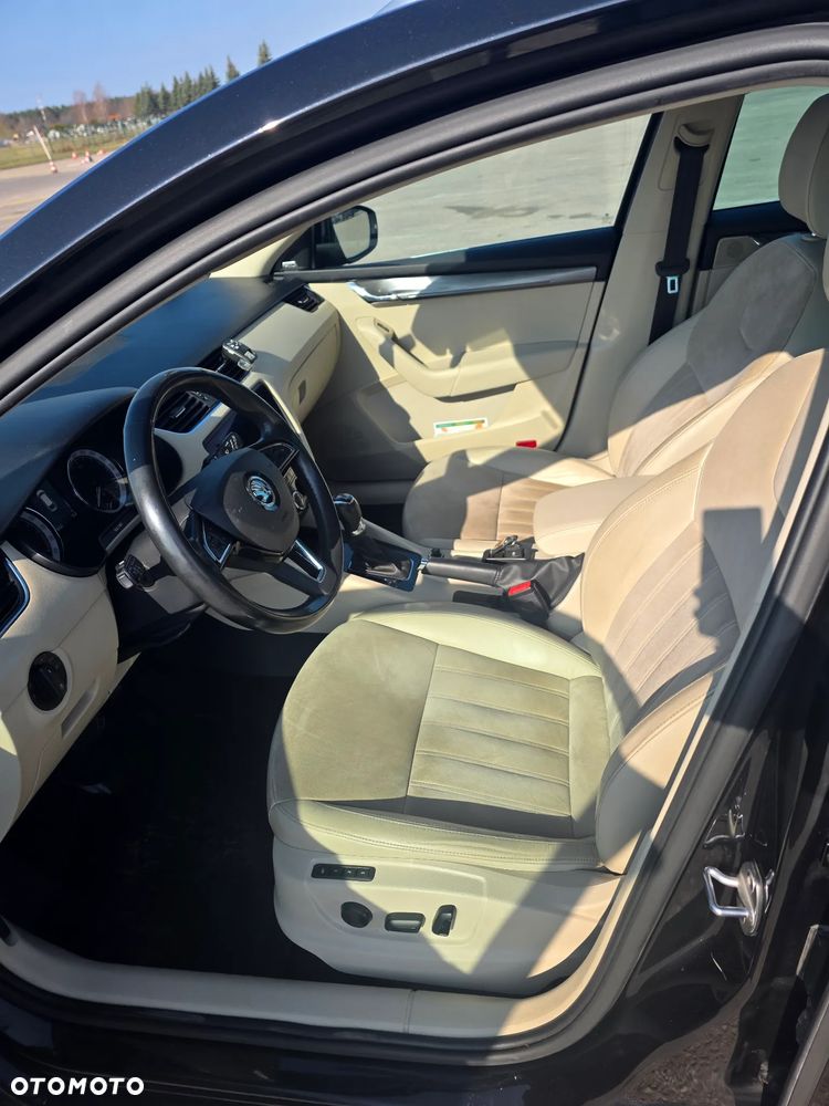 Skoda Octavia 2.0 TDI 4x4 Style DSG - 10