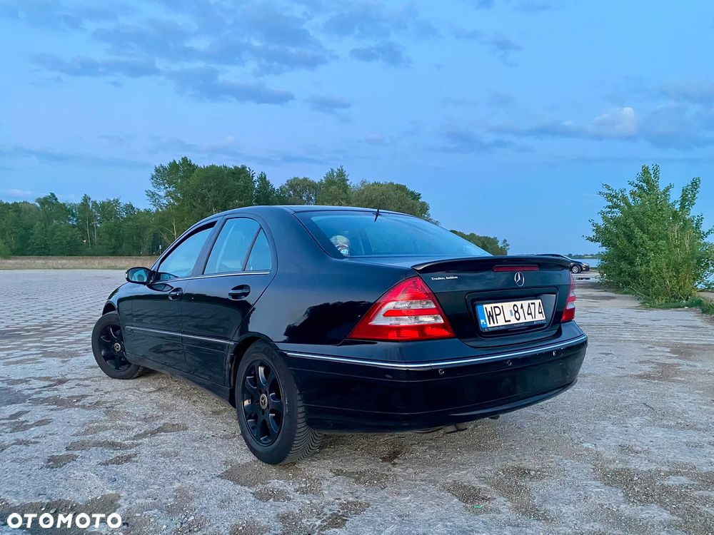 Mercedes-Benz Klasa C 180 Kompressor Automatik Avantgarde - 25