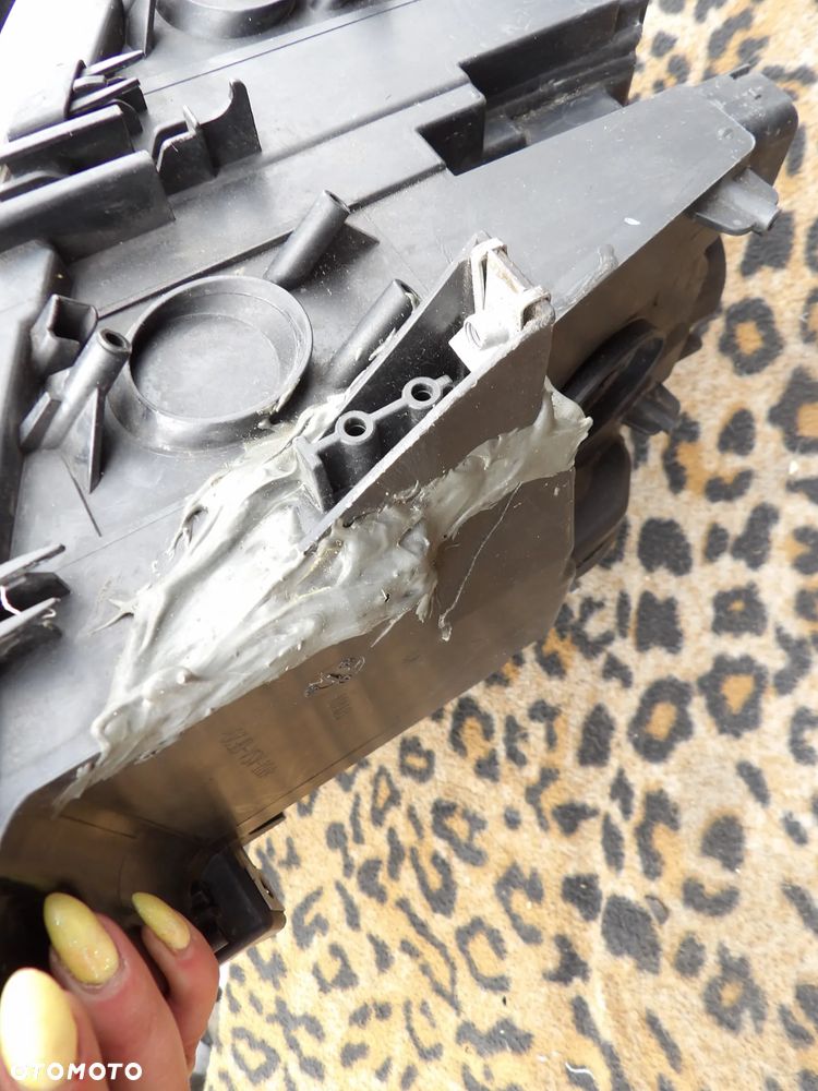 BMW - F10 - H7 - LEWA LAMPA PRZEDNIA - USZELNIONA - POKLEJONE UCHWYTY - SPALONA KOSTKA - ZALANE GNIAZDO - UK - 7203241 - 5