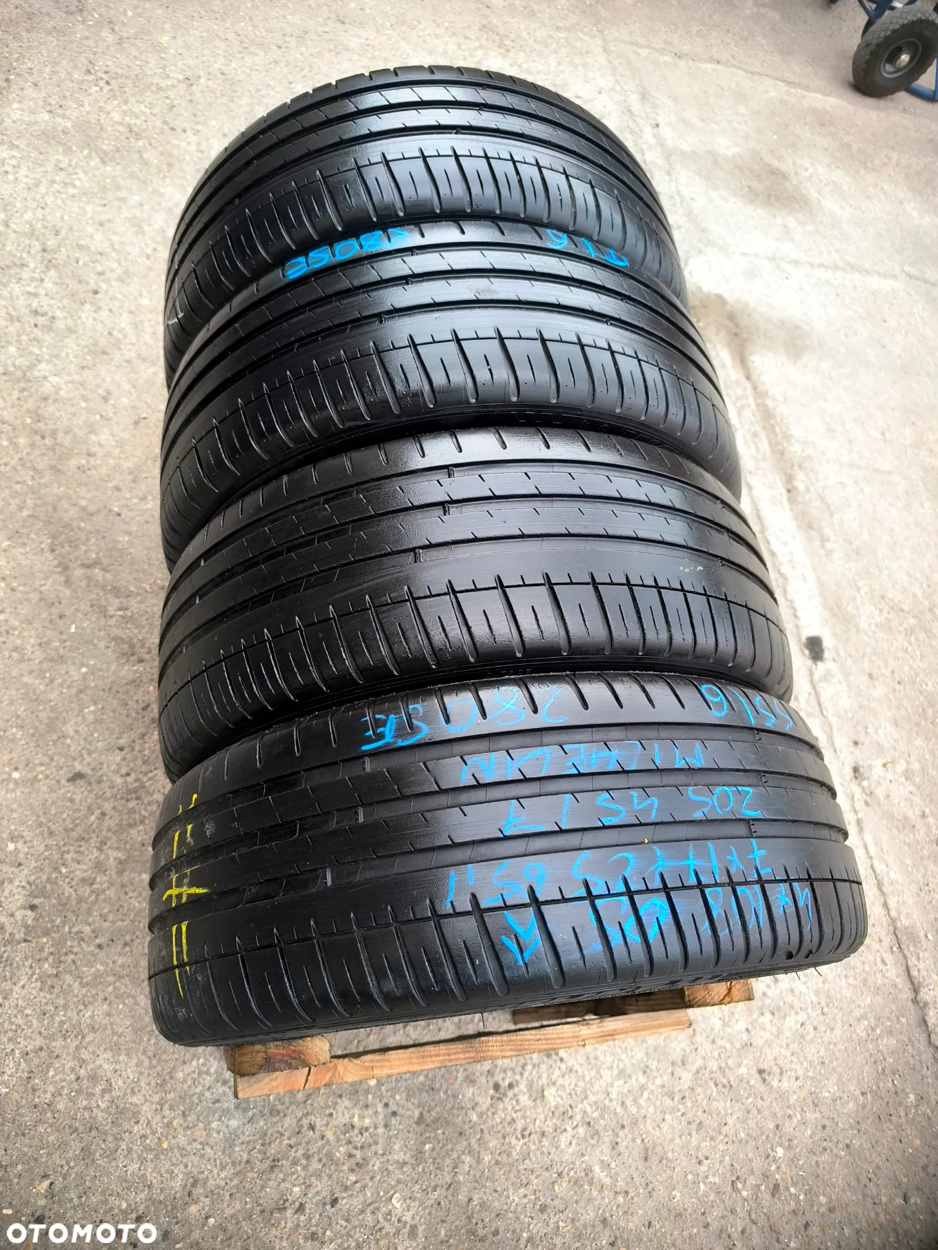 4x108 Felgi Aluminiowe Alufelgi 17 Koła Letnie Lato CITROEN C3 AIRCROSS C3 PICASSO C3 PLURIEL DS3 PEUGEOT 208 207 301 6mm Legnica ALU-RAD 205/45 - 17