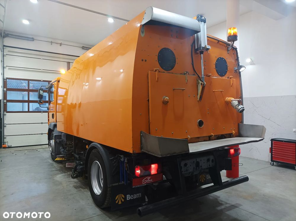 MAN TGM 18.240 Zamiatarka BEAM 8000 Szczotki L/R Karcher 2 Silniki - 3