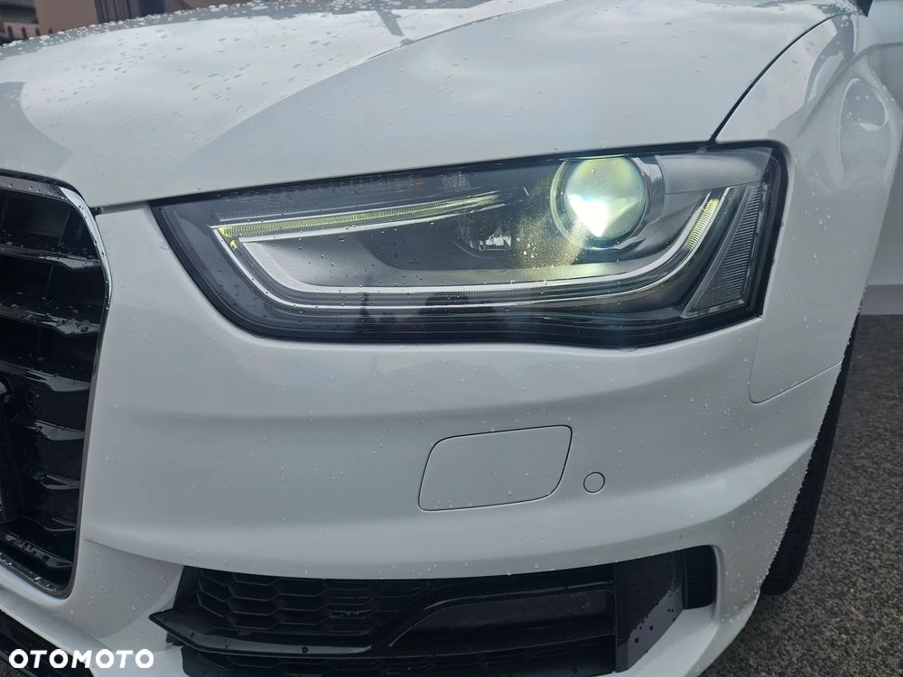 Audi A4 Avant 2.0 TDI DPF clean diesel multitronic S line Sportpaket - 16