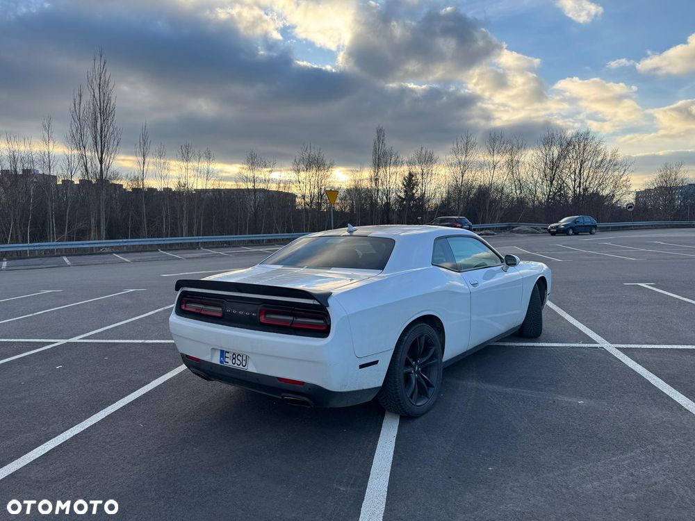 Dodge Challenger - 6