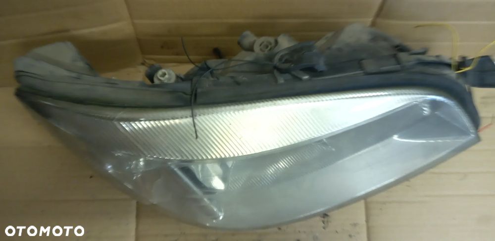 Opel Zafira A 1 I lampa przód przednia prawa - 11