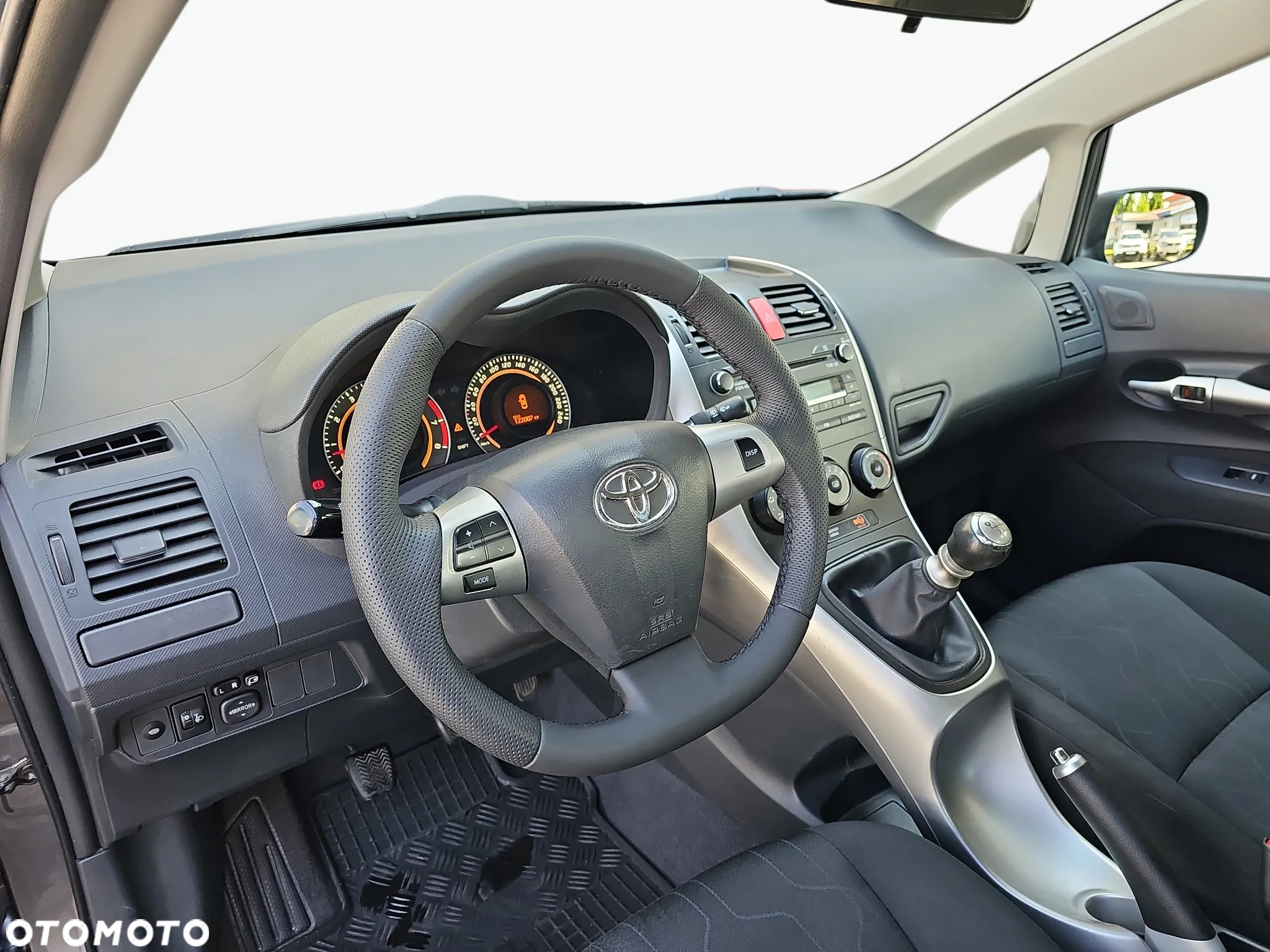 Toyota Auris 1.33 VVT-i Life Comfort - 10