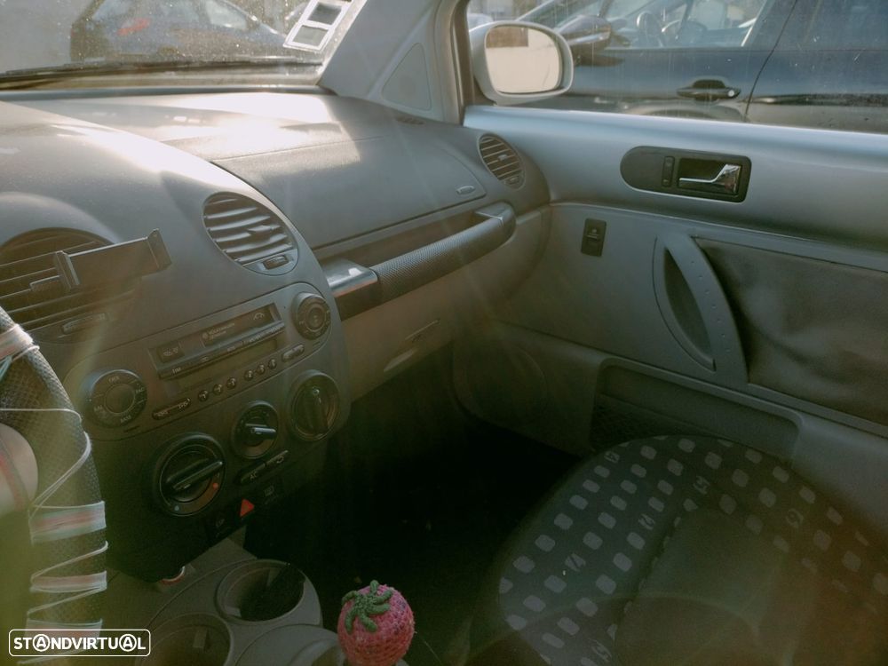 VW New Beetle 1.4 - 5