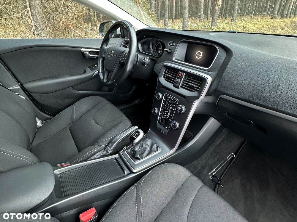 Volvo V40 D2 Summum - 10