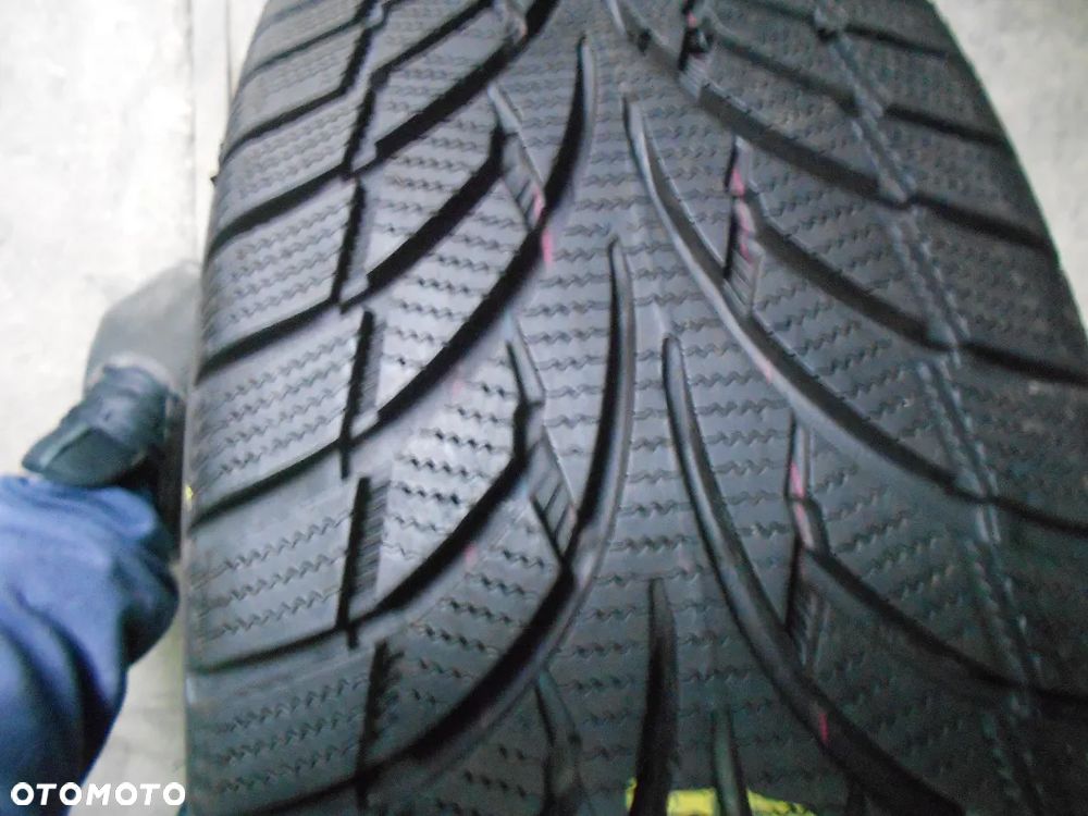 OPONA POJEDYNKA 195/65R15 NANKANG WINTER ACTIVA SV-3 DOT 242O 7.9MM - 2