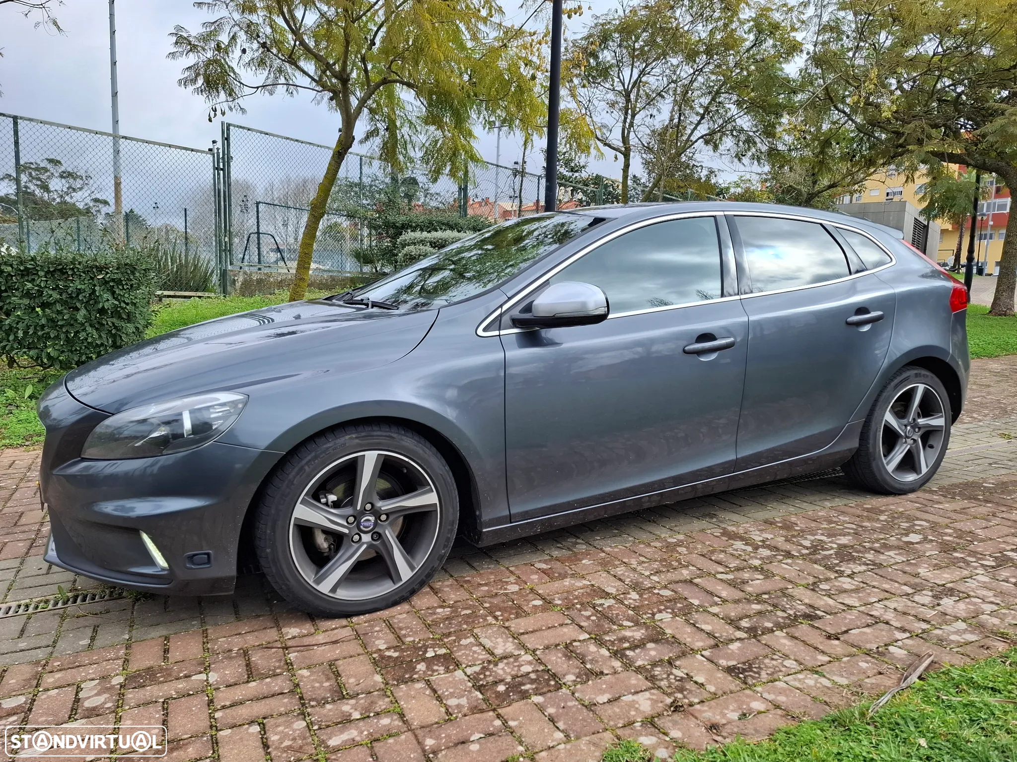 Volvo V40 1.6 D2 Eco R-Design - 3