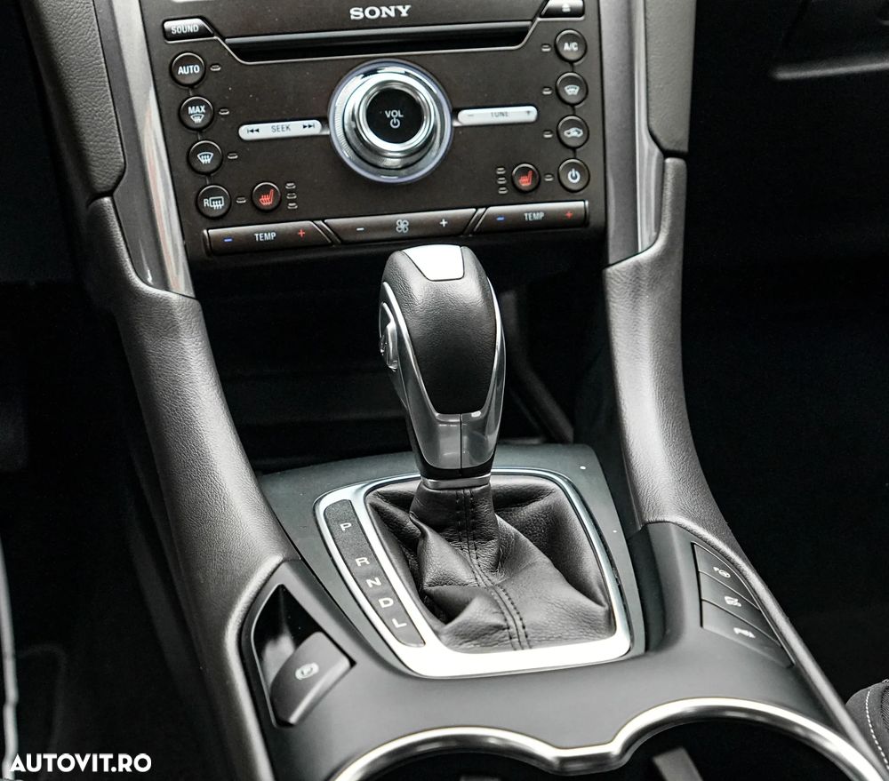 Ford Mondeo 2.0 HEV Titanium - 19