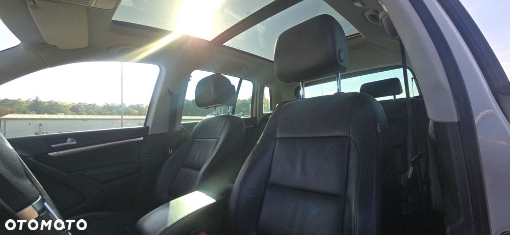 Volkswagen Tiguan 2.0 TDI DPF 4Motion BlueMotion Technology Exclusive - 16