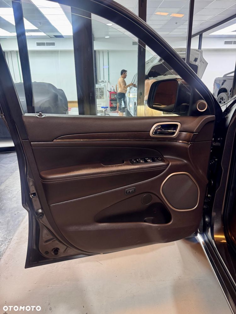 Jeep Grand Cherokee 5.7 V8 HEMI Summit - 18