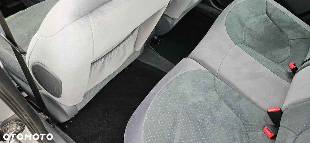 Citroën C5 II 2.0 HDi Exclusive - 7
