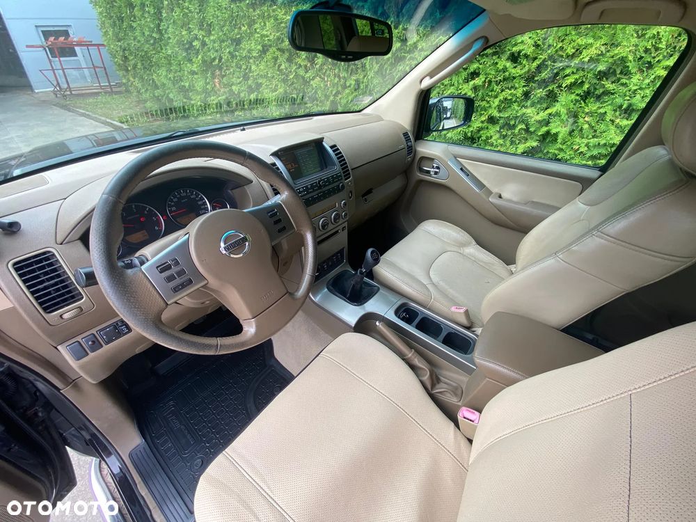 Nissan Pathfinder - 13