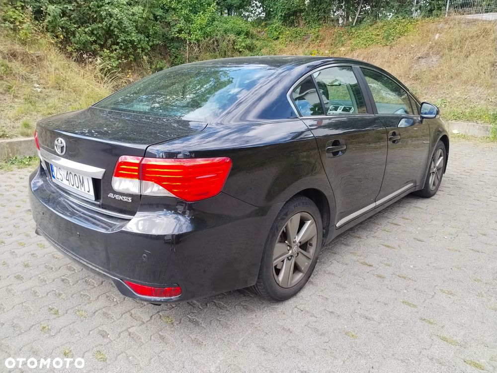Toyota Avensis 2.0 D-4D Premium - 2