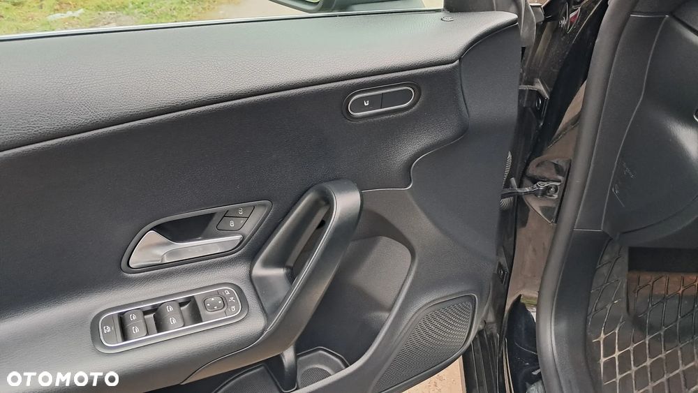 Mercedes-Benz CLA 200 d 8G-DCT Special Edition - 24