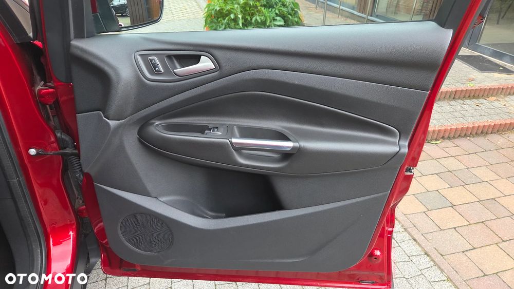 Ford Kuga 2.0 TDCi 2x4 Titanium - 28