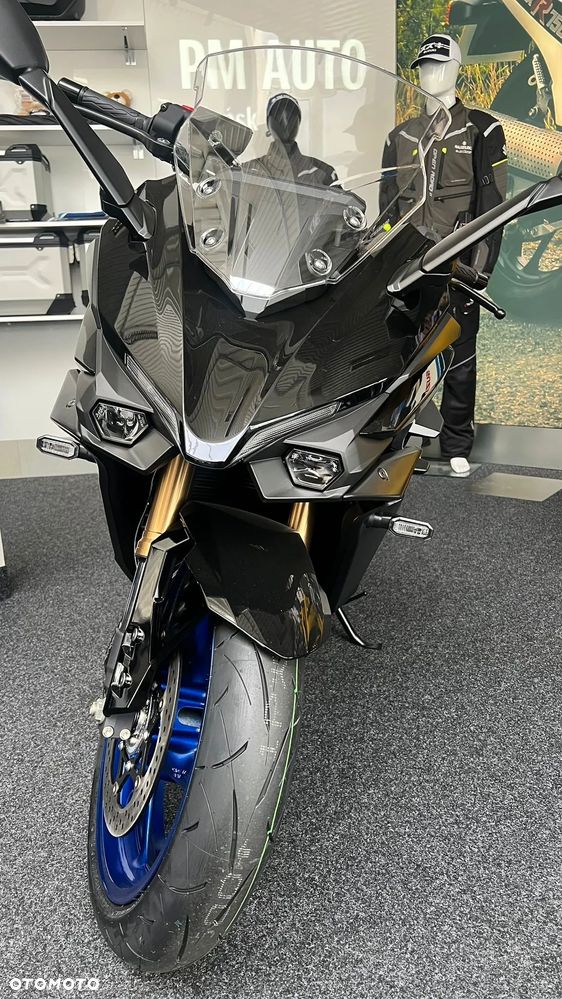 Suzuki GSX 1000 - 4