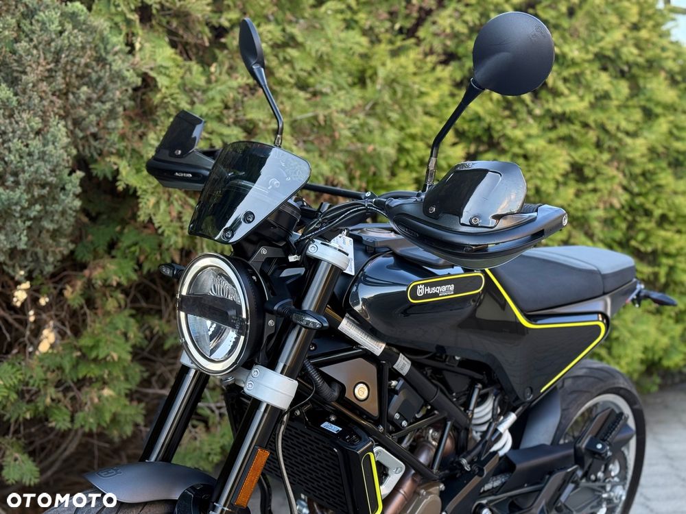 Husqvarna Svartpilen - 25