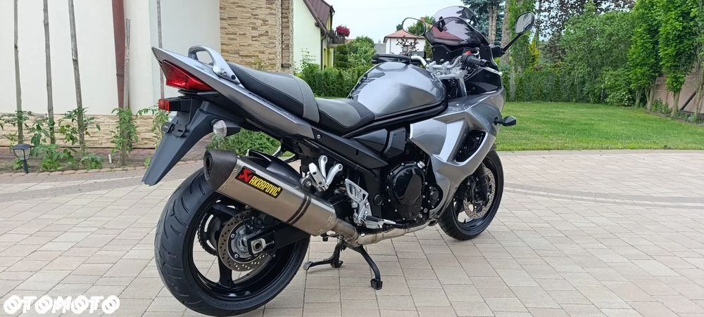 Suzuki GSX - 7