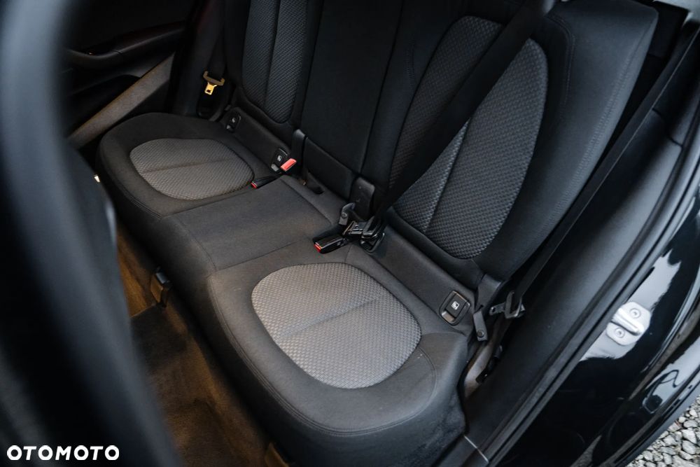 BMW X2 sDrive18i - 37