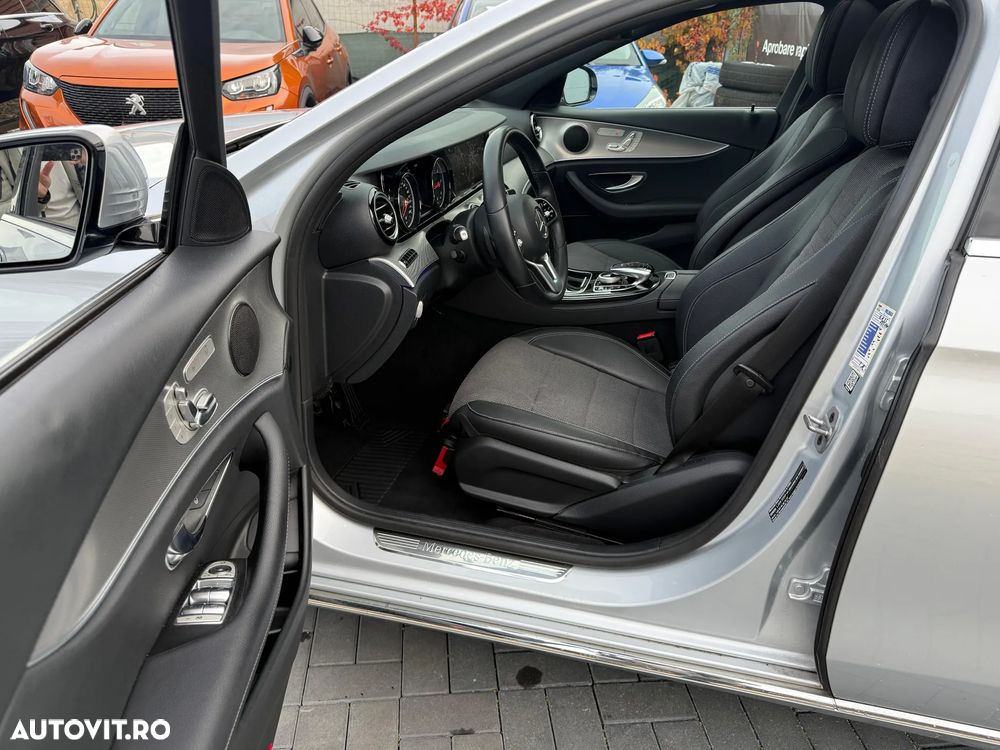 Mercedes-Benz E 220 d 4Matic T 9G-TRONIC Avantgarde - 9