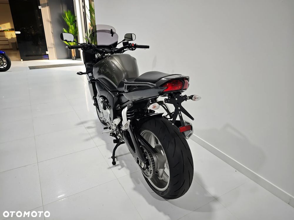 Yamaha FZ - 13