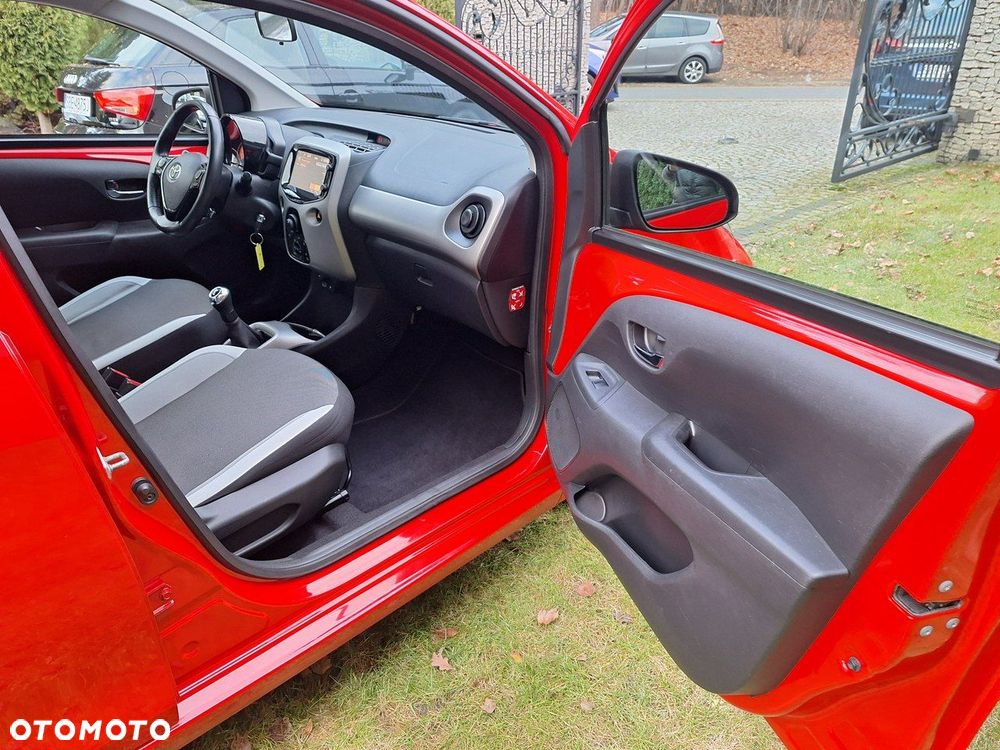 Toyota Aygo x-play touch - 14
