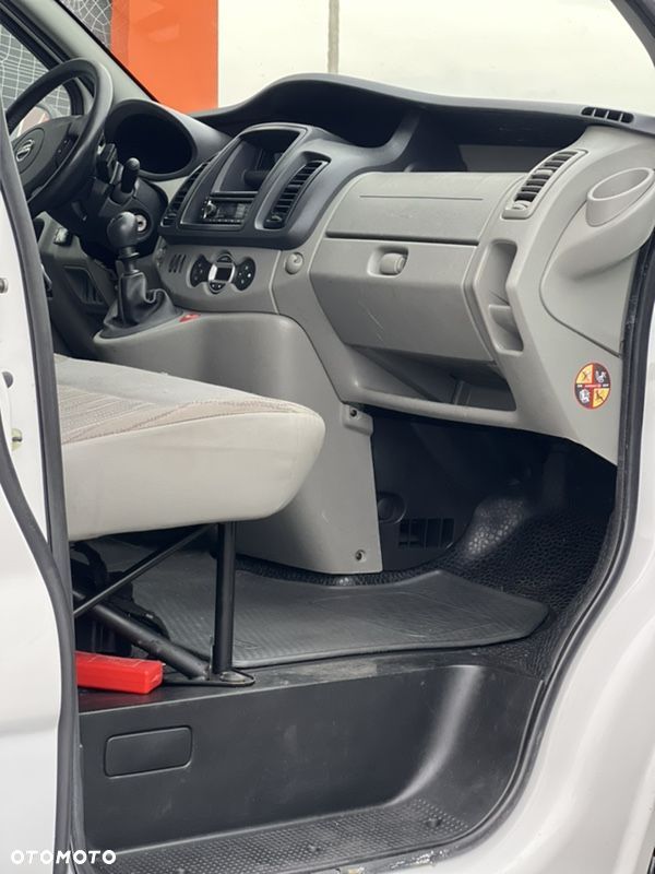 Nissan primaster - 10