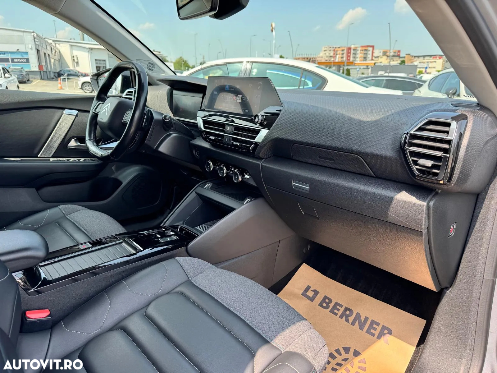 Citroën C4 1.2 PureTech S&S EAT8 Shine - 15